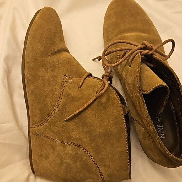 Nine West Shoes Suede Fall Tan brown Lace up Leather 8.5 Comfy wedge heel bootie - Picture 5 of 7